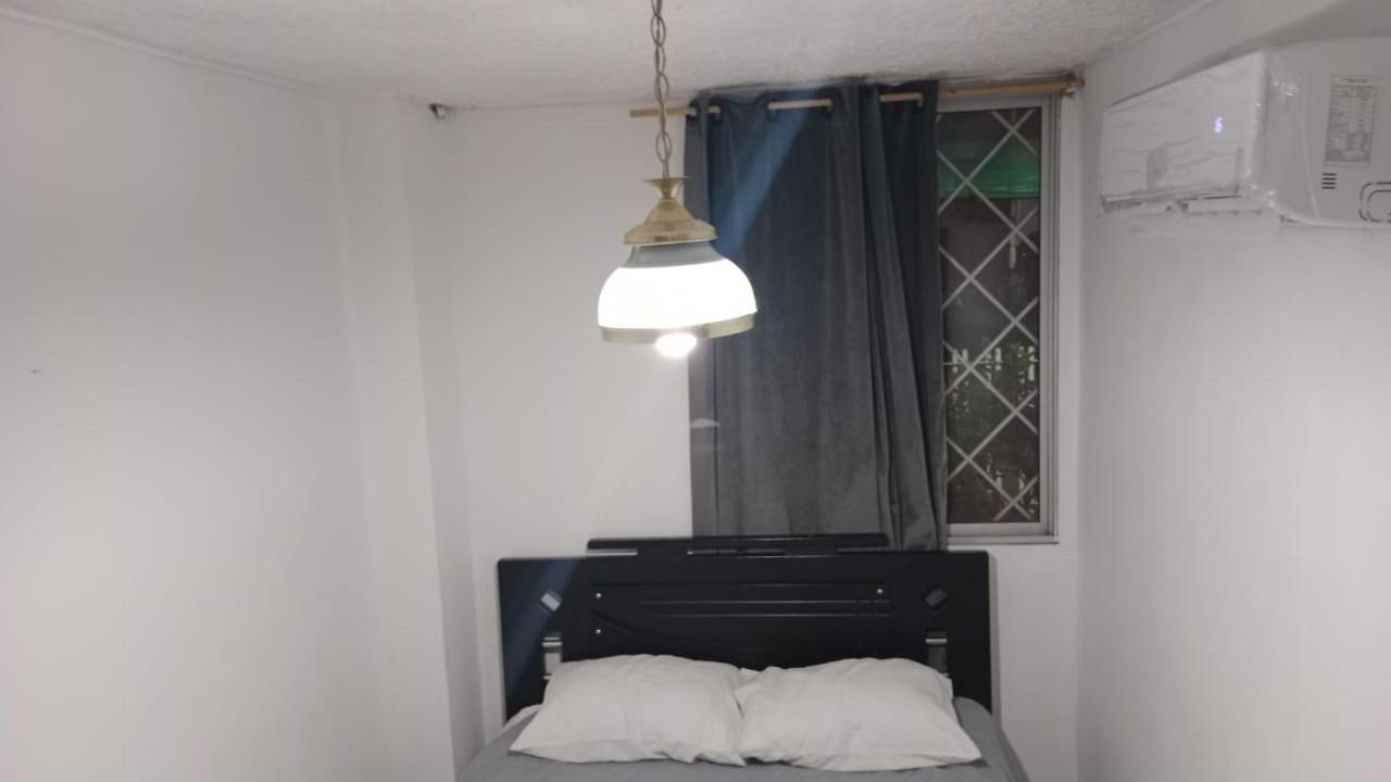 Aranjuez Apartment กูกูตา ภายนอก รูปภาพ